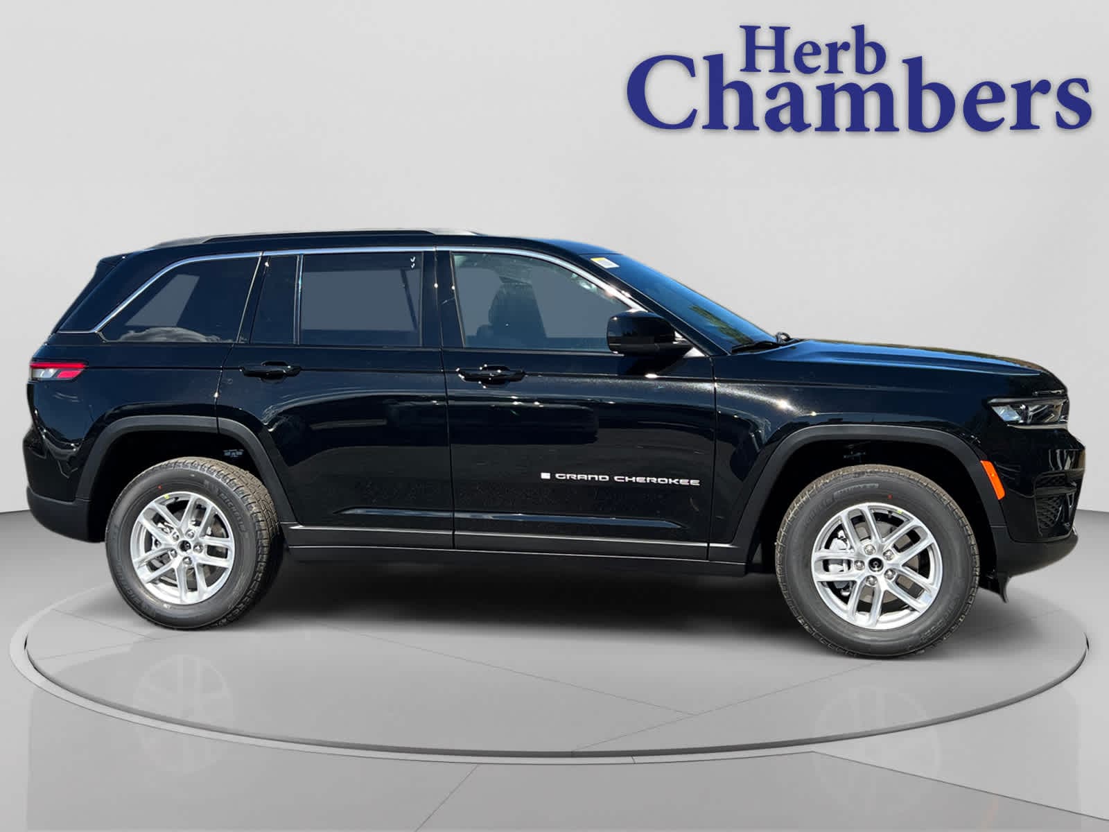 new 2025 Jeep Grand Cherokee car, priced at $38,775