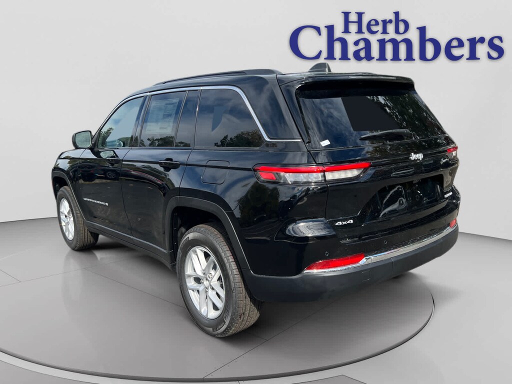 New 2025 Jeep Grand Cherokee LAREDO X 4X4 Sport Utility