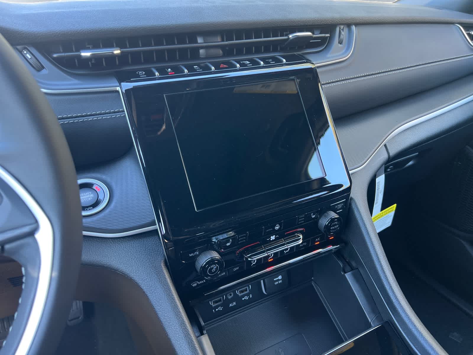 new 2025 Jeep Grand Cherokee car, priced at $45,770