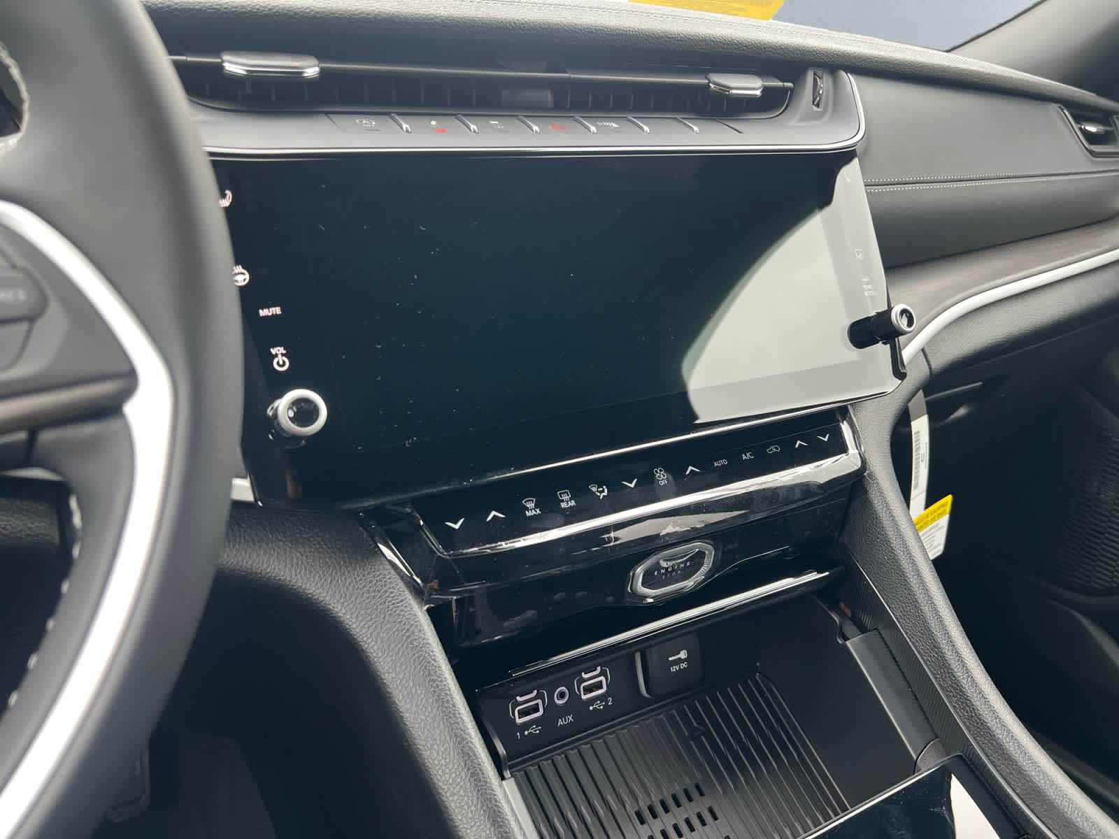 new 2026 Jeep Grand Cherokee car, priced at $47,575