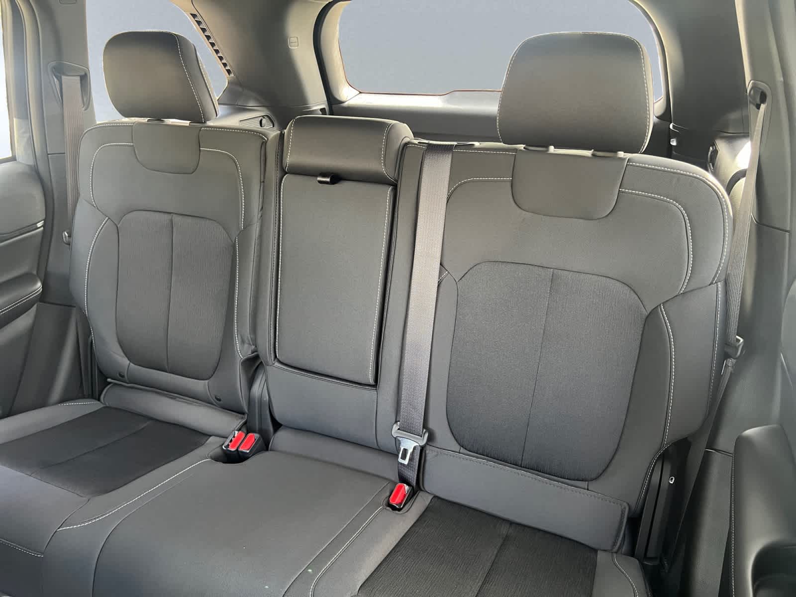 new 2025 Jeep Grand Cherokee car, priced at $38,775