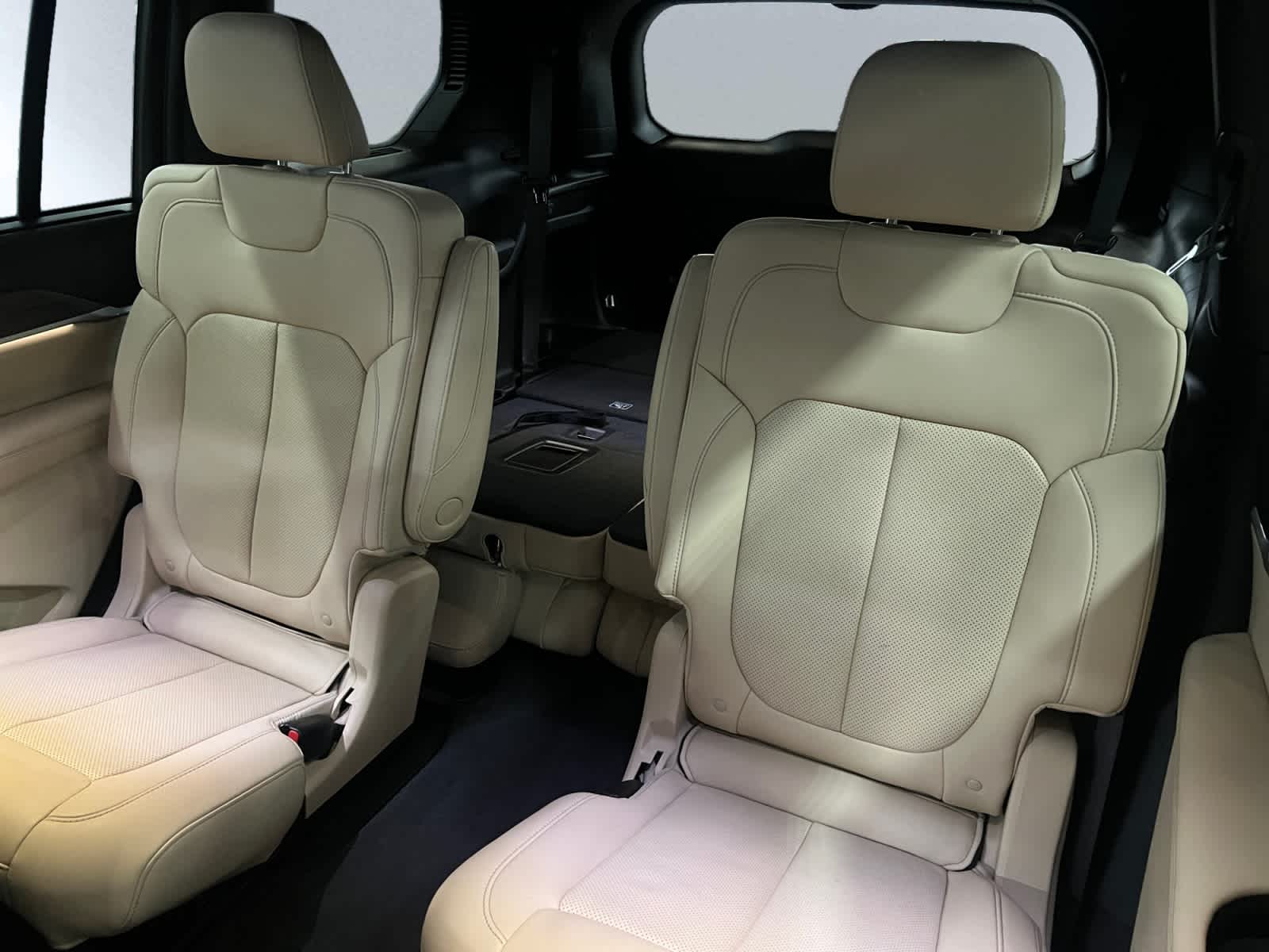 used 2023 Jeep Grand Cherokee car, priced at $36,897