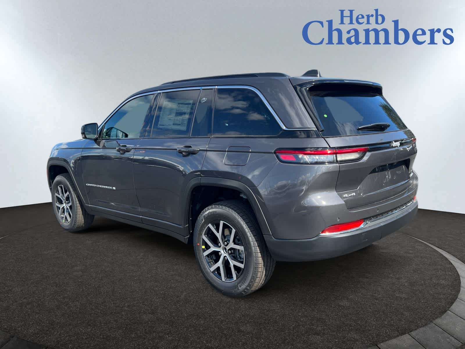 2025 Jeep Grand Cherokee Limited photo 3