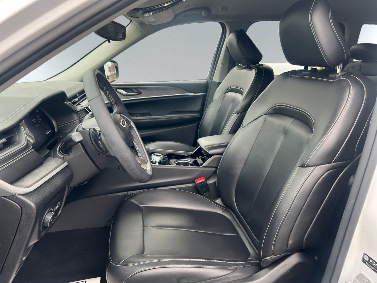 used 2023 Jeep Grand Cherokee car, priced at $34,497