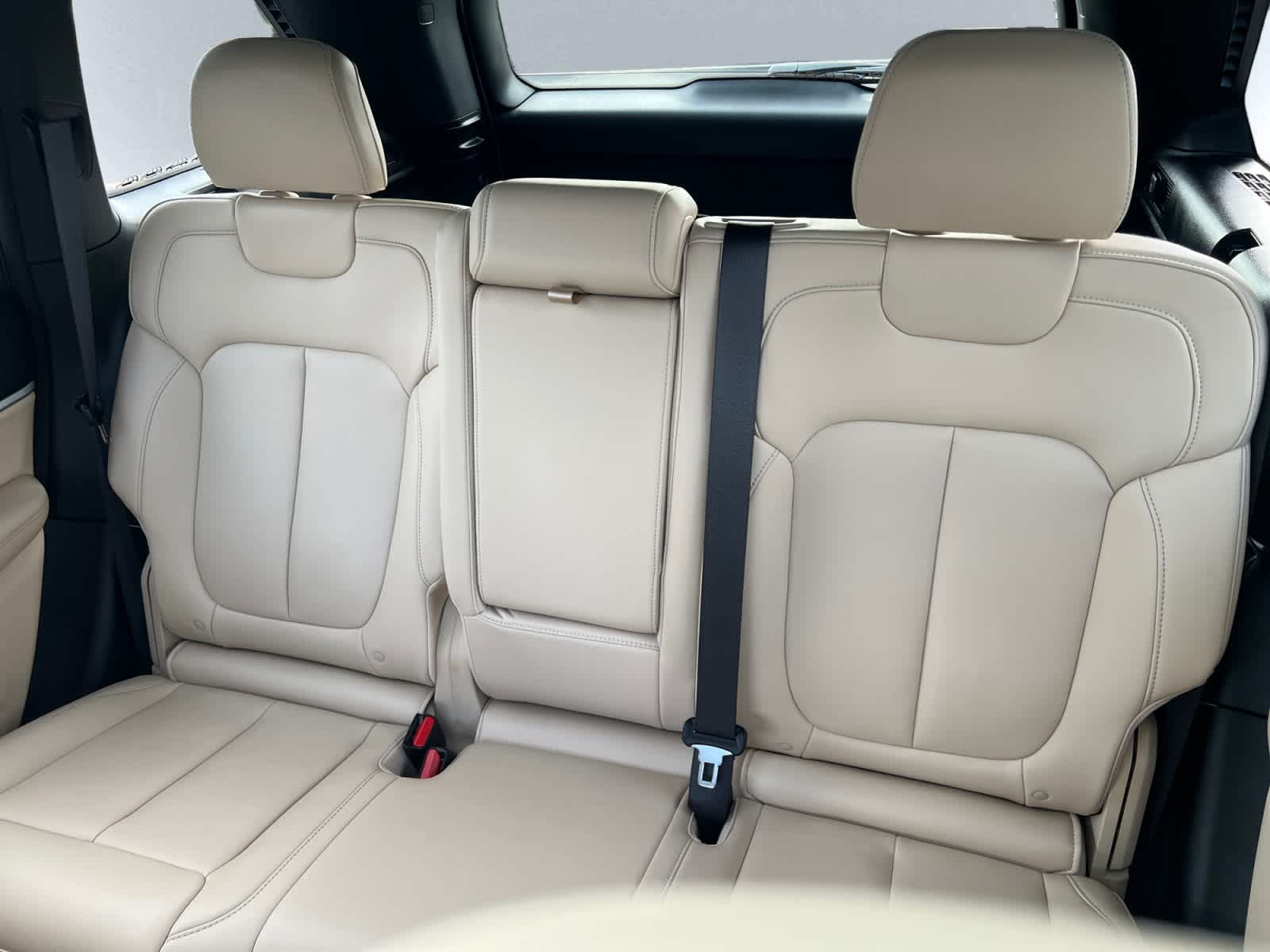 used 2025 Jeep Grand Cherokee car, priced at $43,497