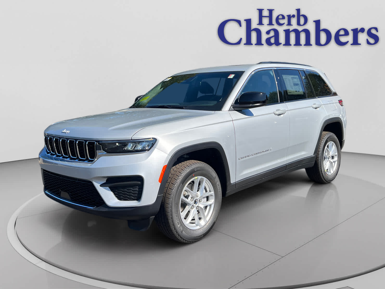 new 2025 Jeep Grand Cherokee car, priced at $38,775