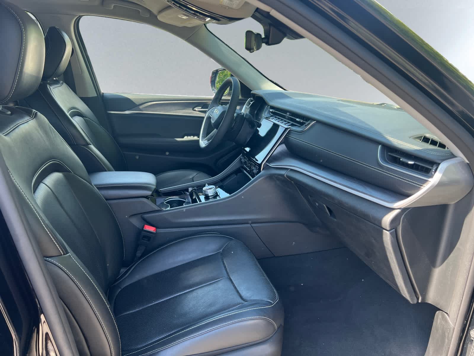 used 2023 Jeep Grand Cherokee car, priced at $32,097