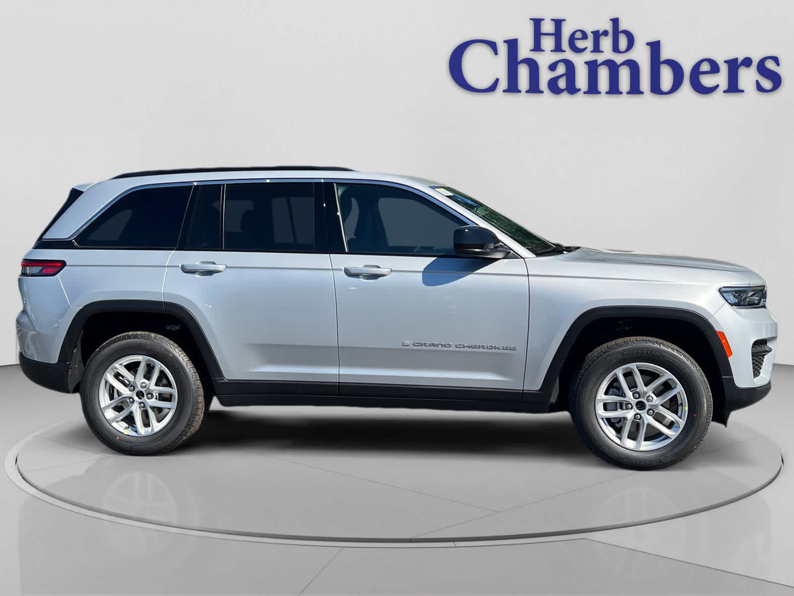 new 2025 Jeep Grand Cherokee car, priced at $38,775