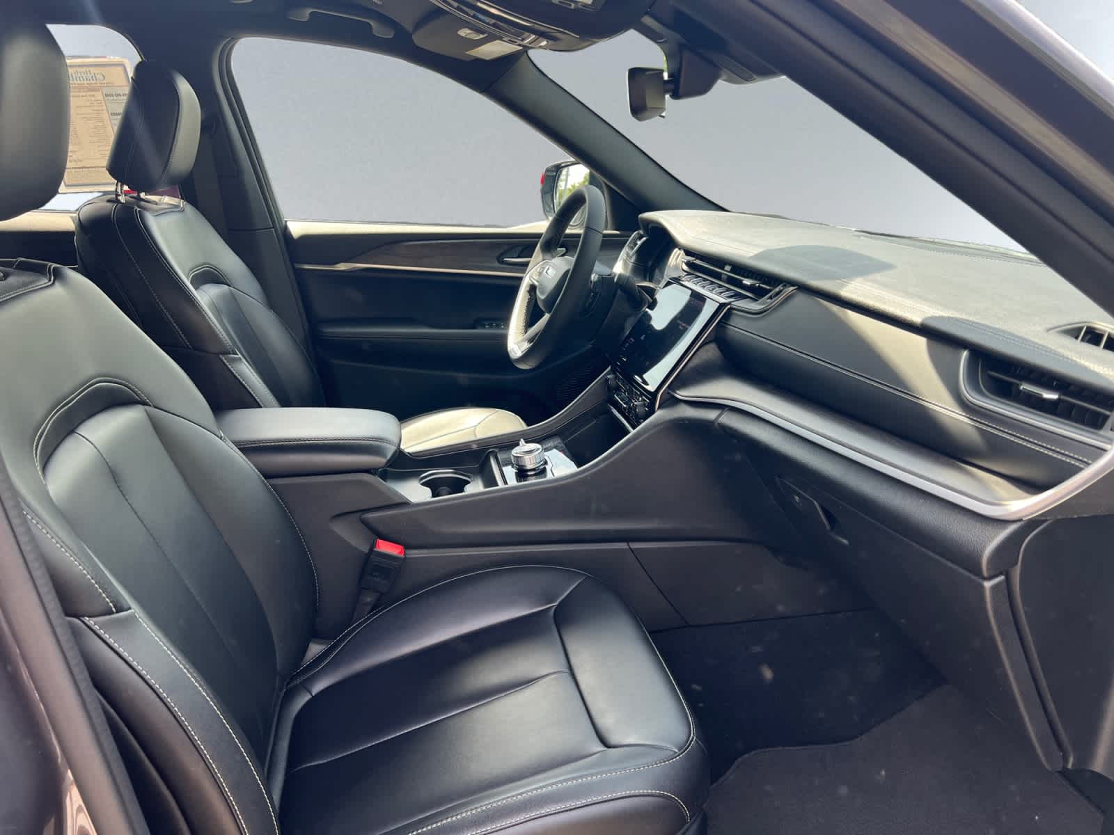 used 2024 Jeep Grand Cherokee car, priced at $37,397