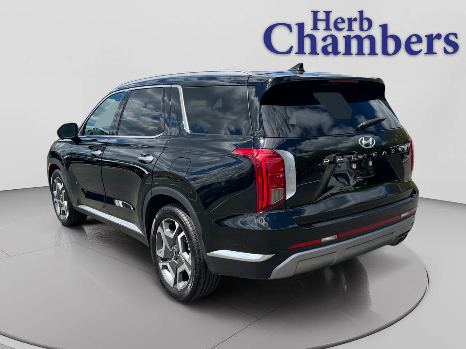 used 2024 Hyundai Palisade car, priced at $37,997