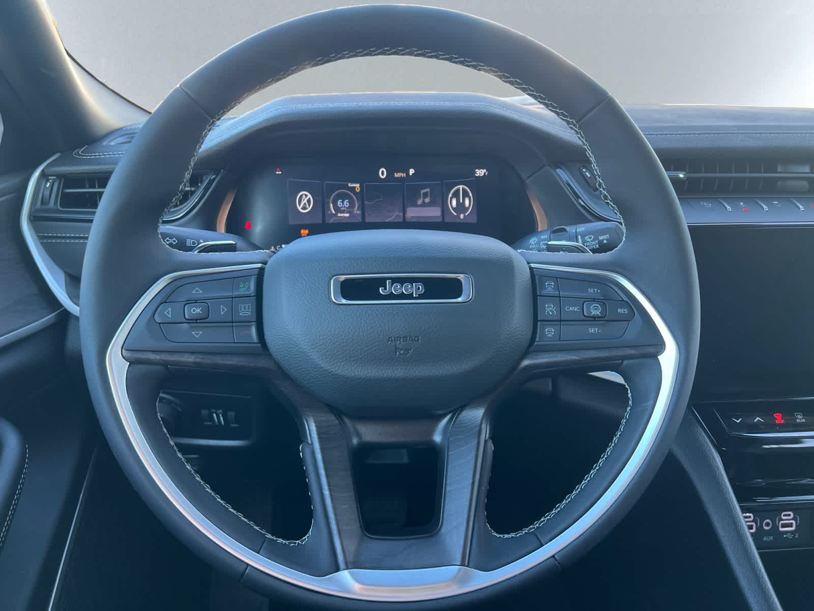 new 2026 Jeep Grand Cherokee car, priced at $47,985