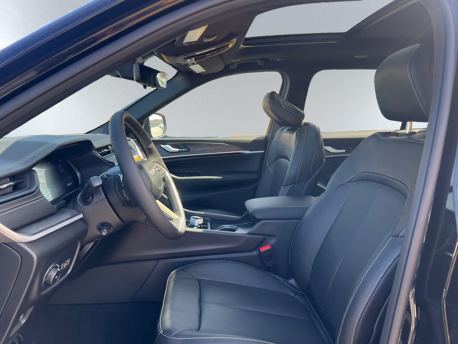 new 2026 Jeep Grand Cherokee car, priced at $56,800