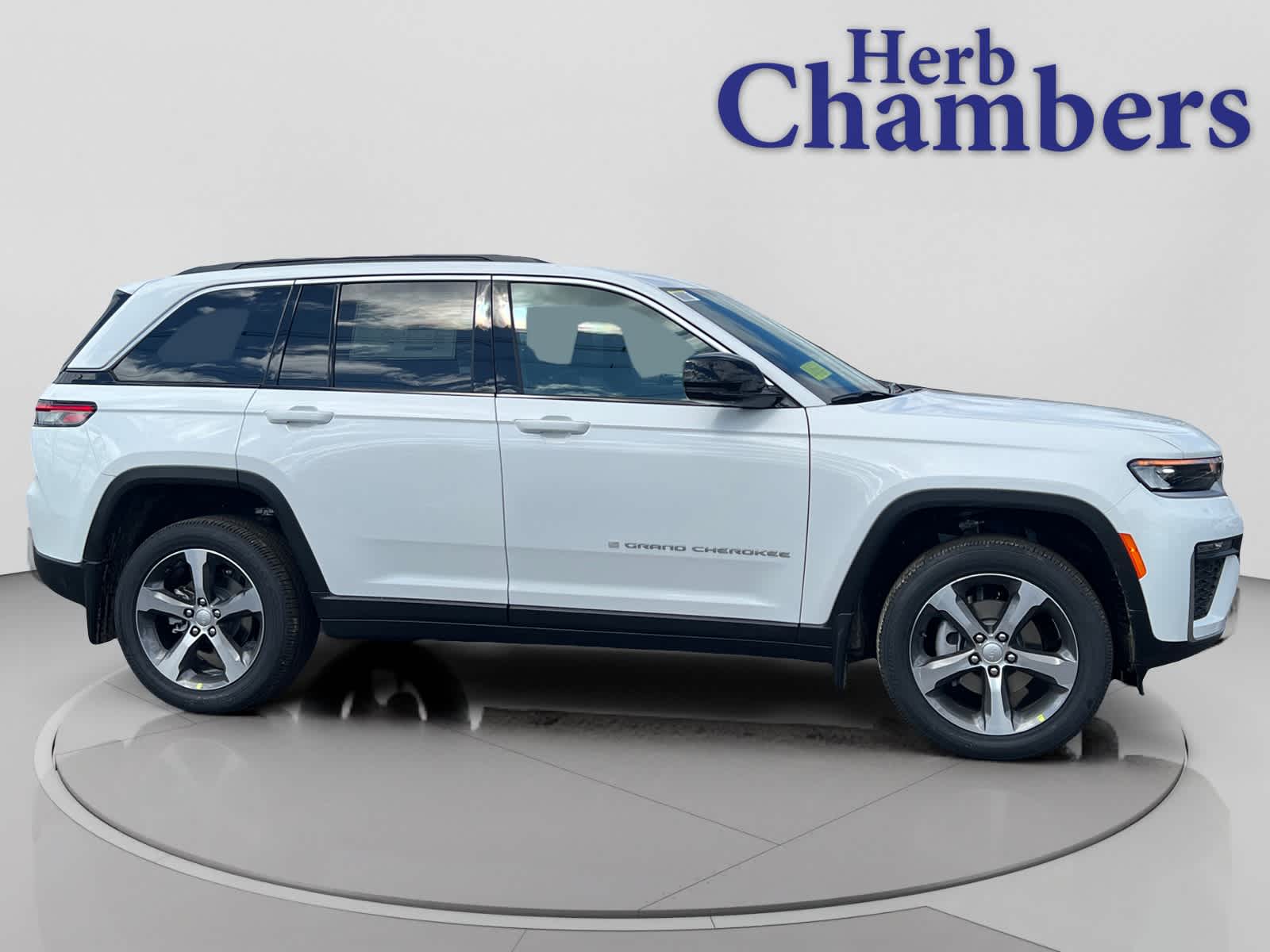new 2026 Jeep Grand Cherokee car, priced at $49,155