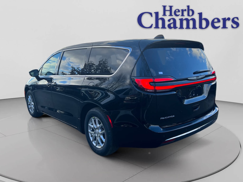 New 2026 Chrysler Pacifica SELECT Passenger Van