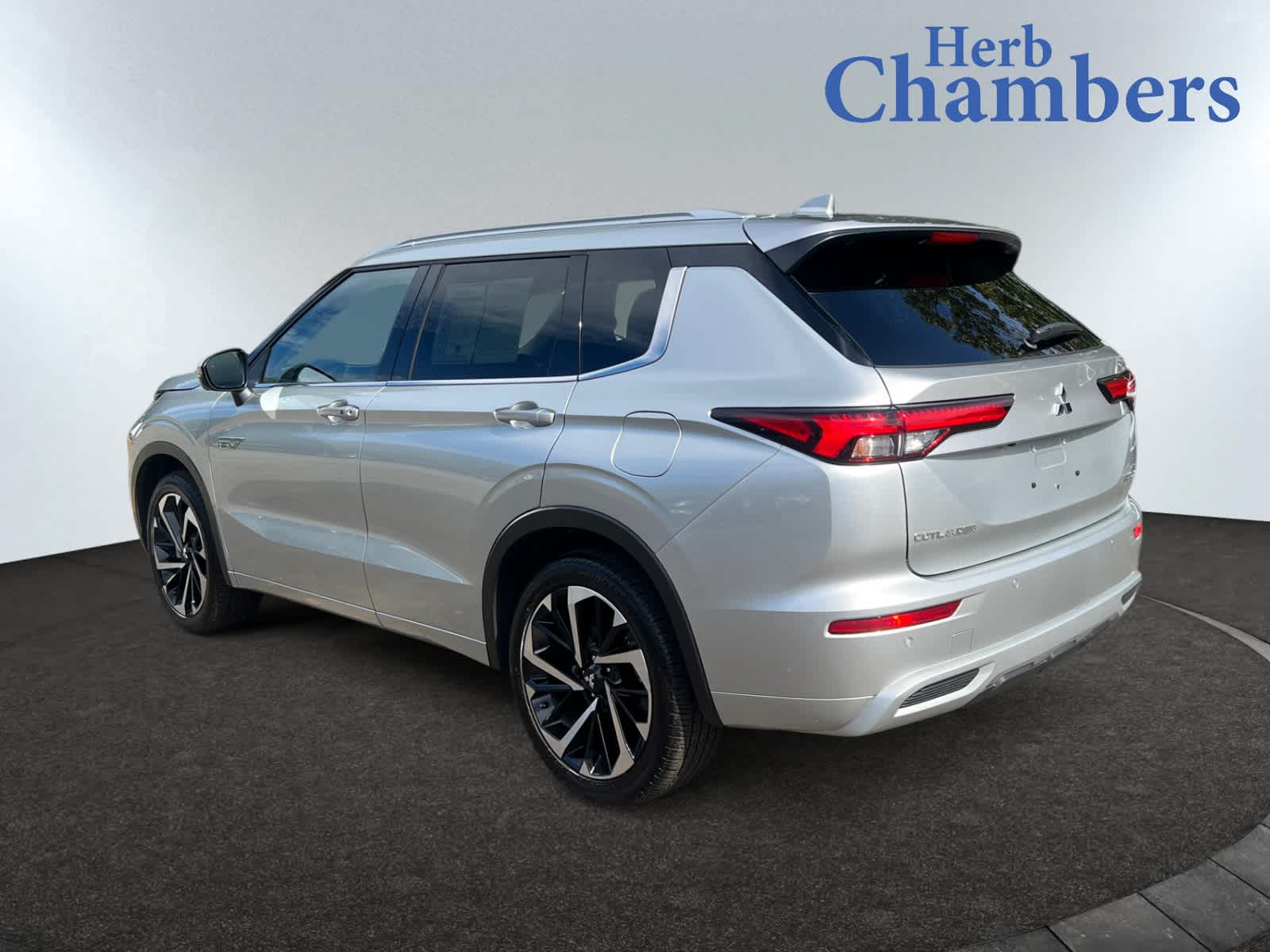 2024 Mitsubishi Outlander PHEV SEL photo 3