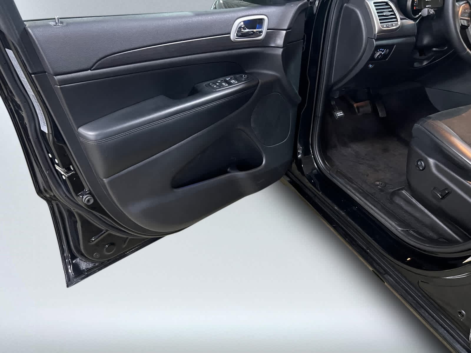 used 2018 Jeep Grand Cherokee car, priced at $16,997