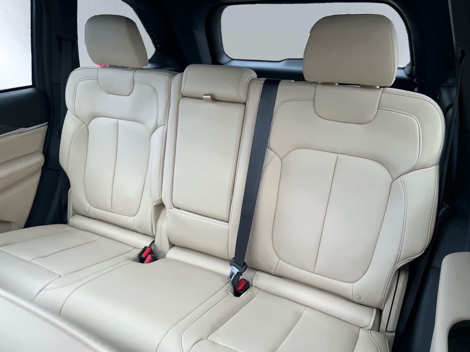 new 2025 Jeep Grand Cherokee car, priced at $47,410