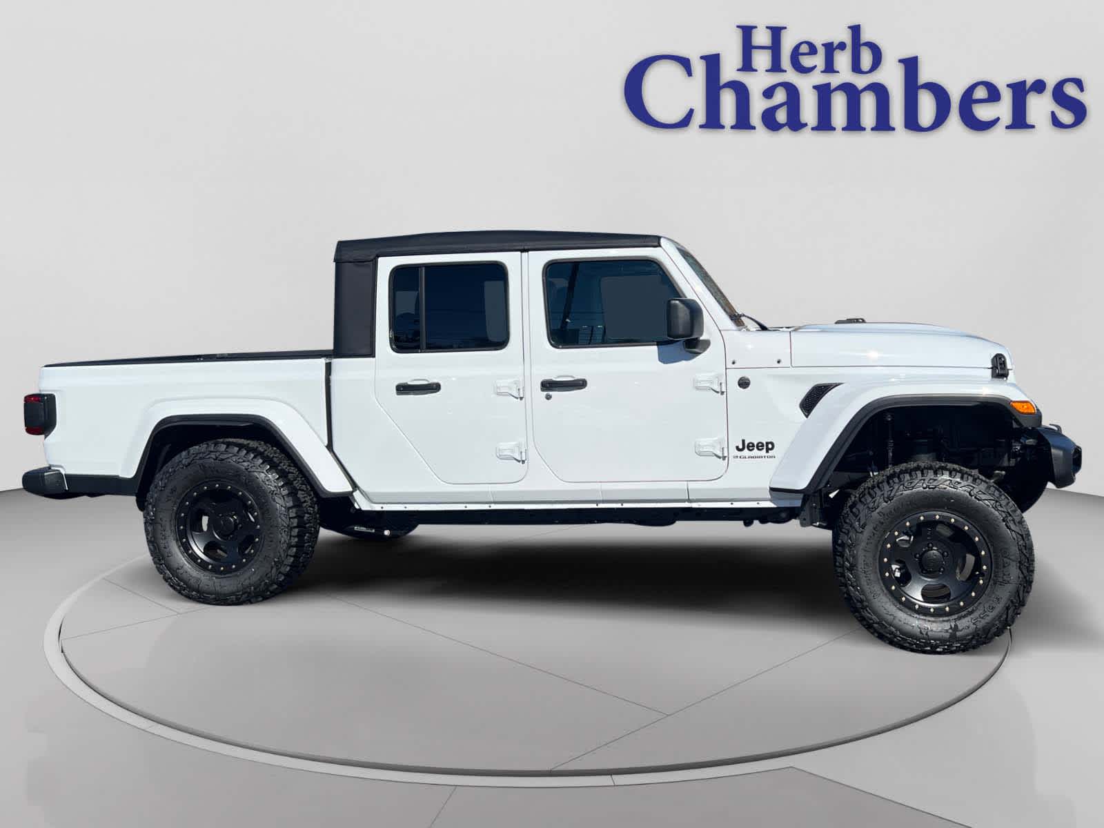 new 2025 Jeep Gladiator car, priced at $73,900