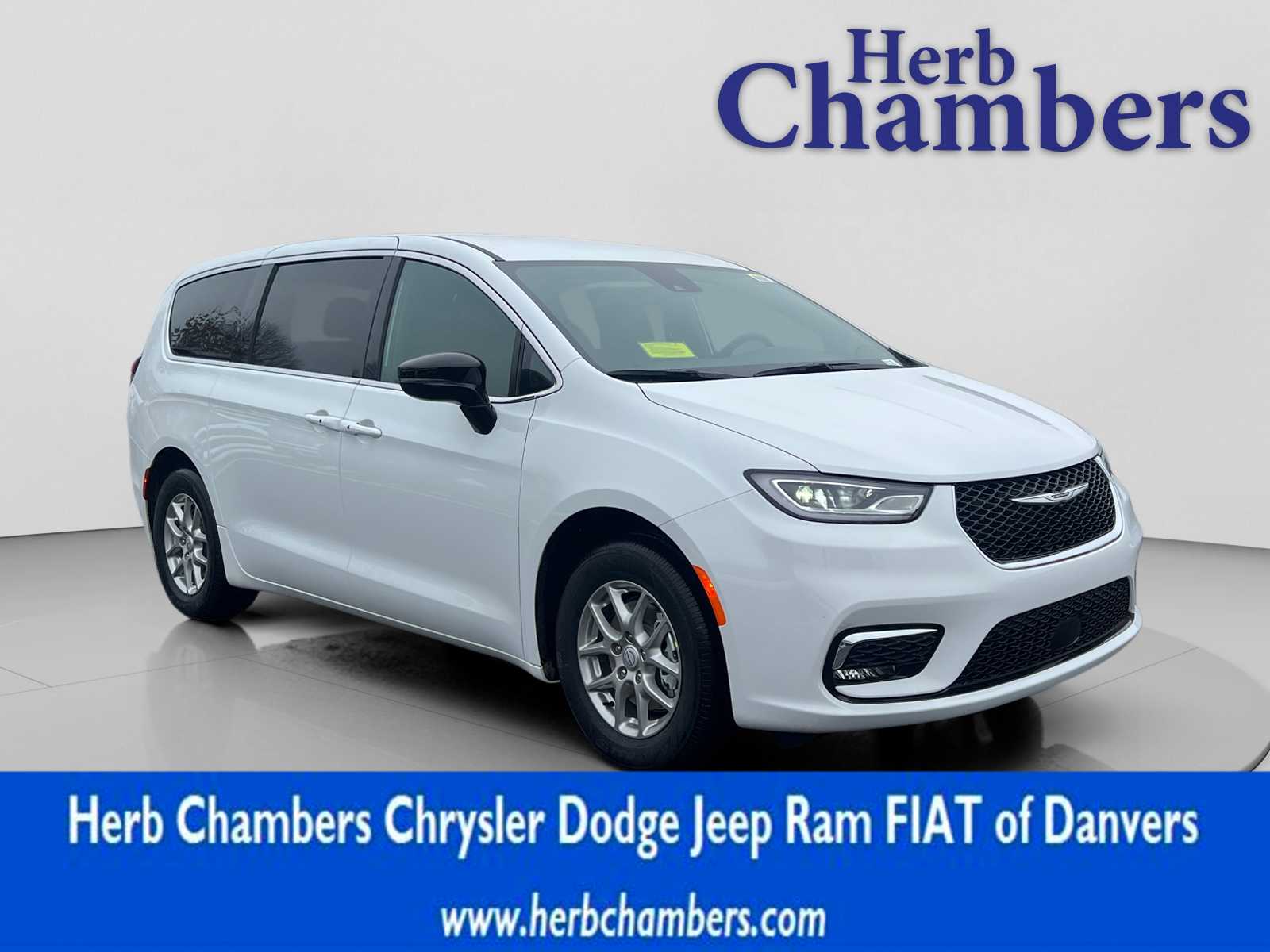 new 2026 Chrysler Pacifica car, priced at $46,665