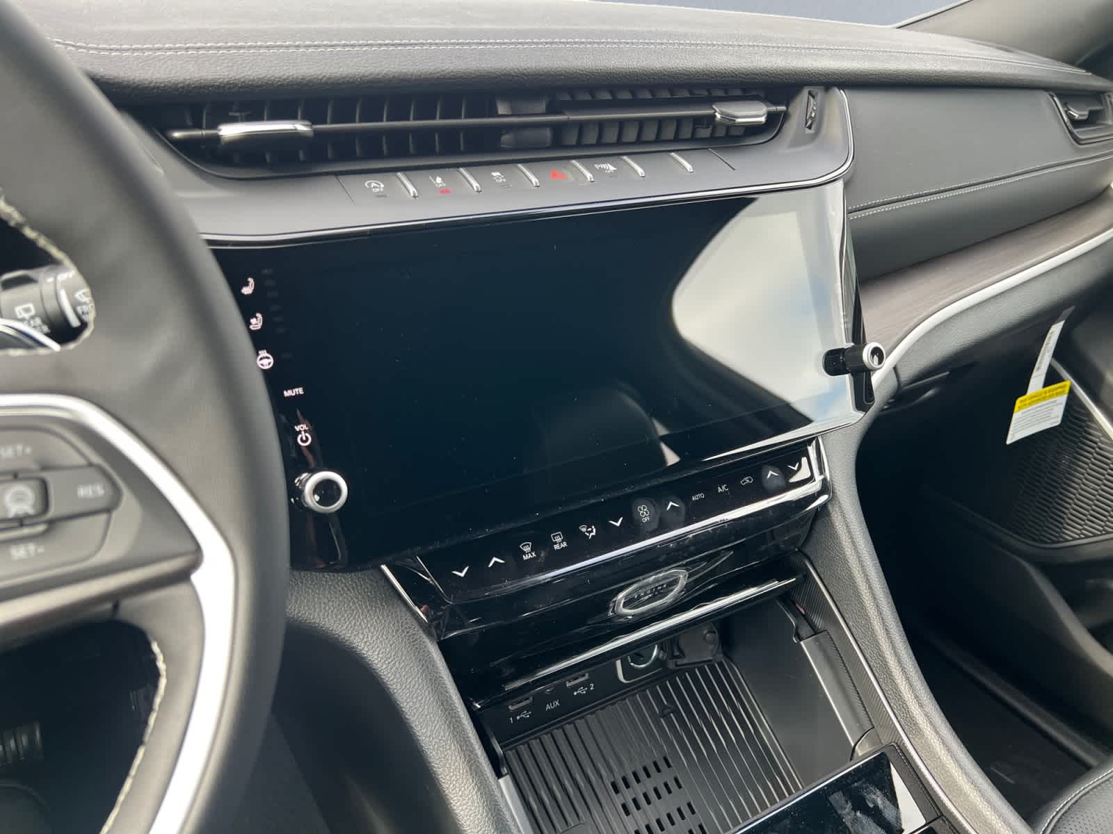 new 2026 Jeep Grand Cherokee car, priced at $55,625