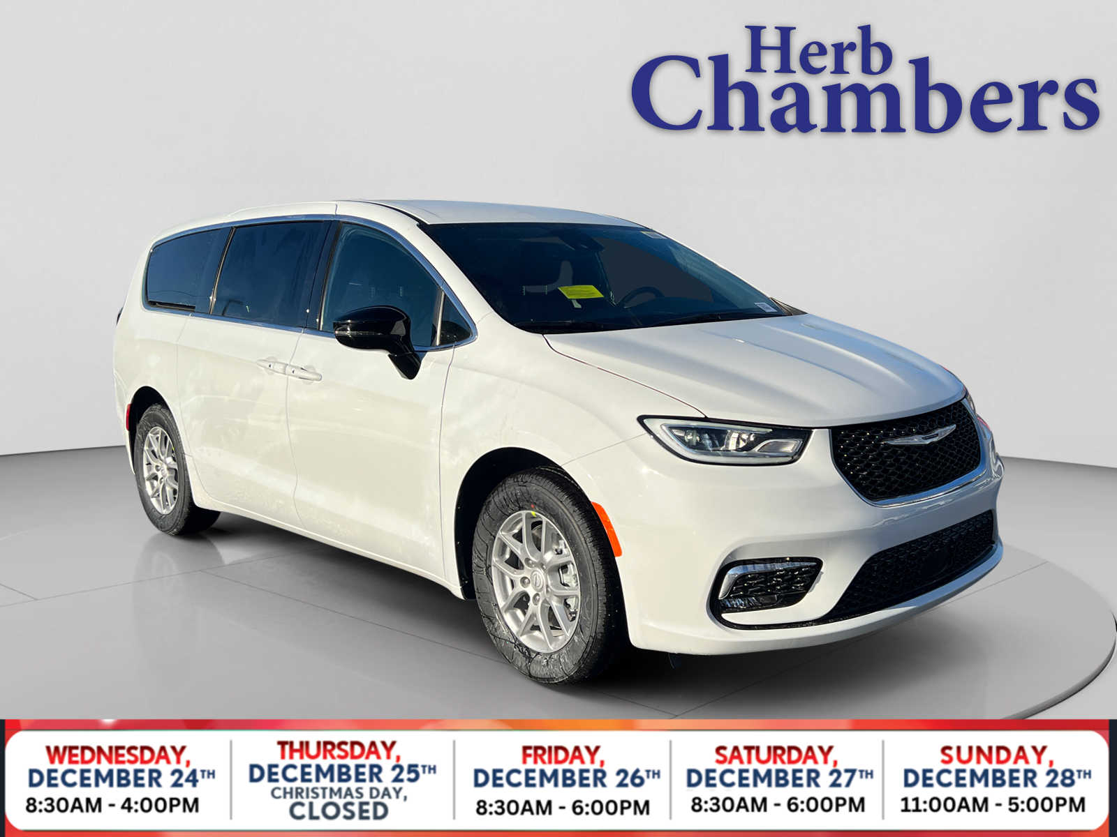 2026 Chrysler Pacifica Select's photo