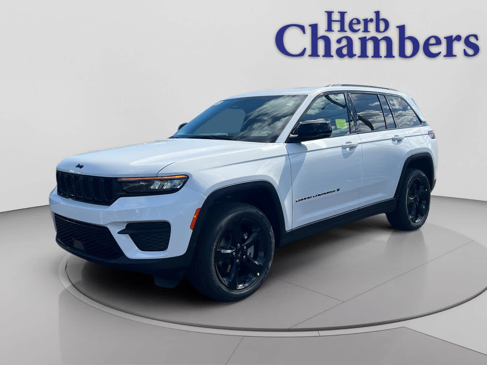 new 2025 Jeep Grand Cherokee car, priced at $45,175