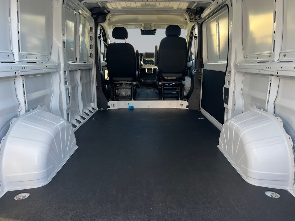 New 2025 Ram ProMaster PROMASTER 1500 TRADESMAN CARGO VAN LOW ROOF 136' W Cargo Van