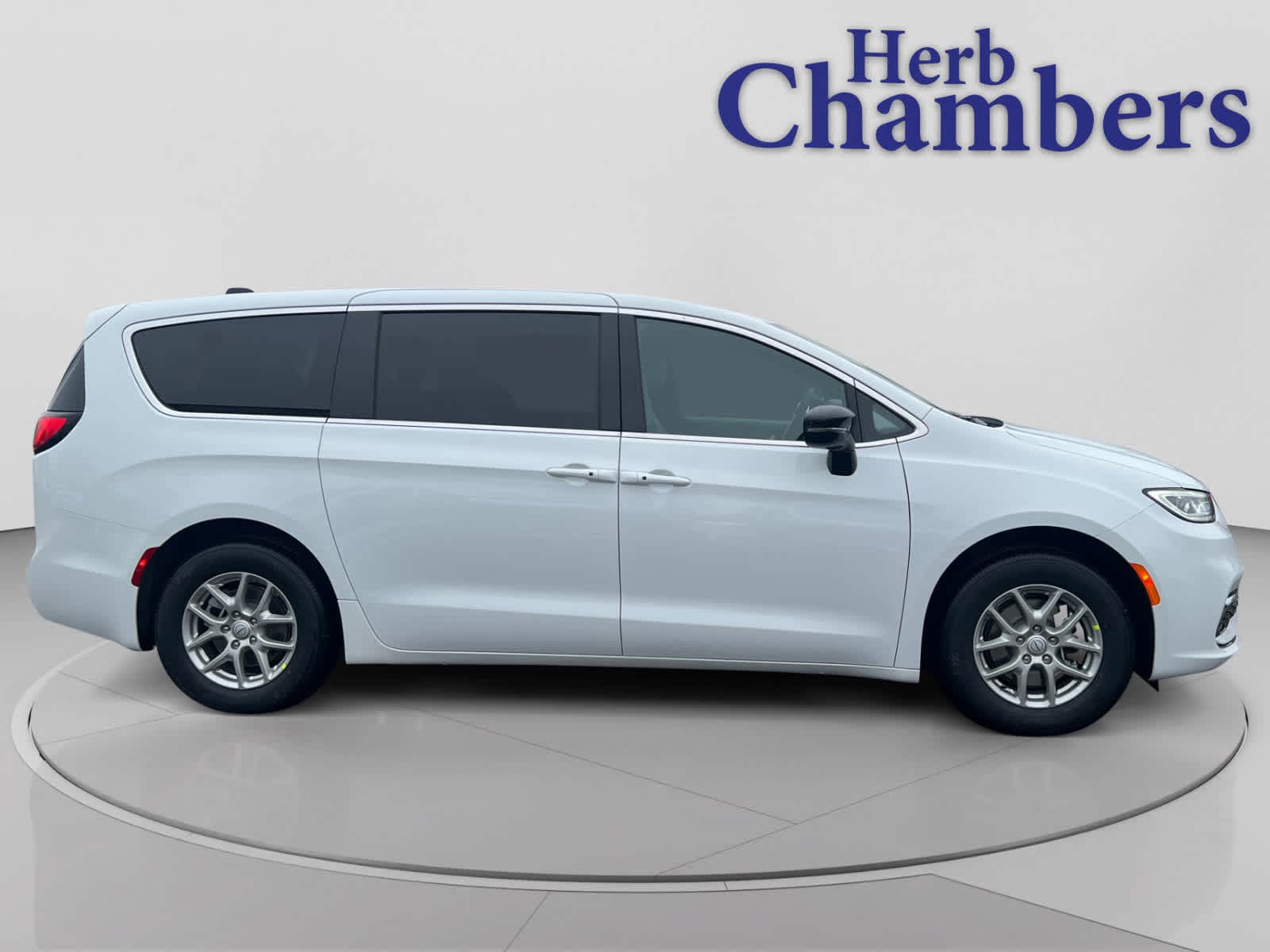 new 2026 Chrysler Pacifica car, priced at $46,665