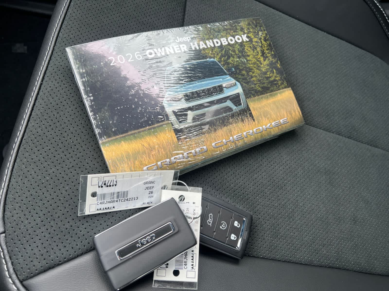 new 2026 Jeep Grand Cherokee car, priced at $48,170