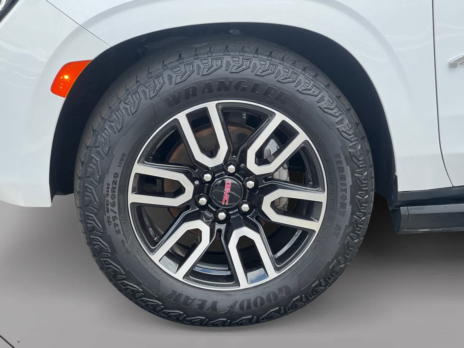 used 2023 GMC Yukon car, priced at $60,497