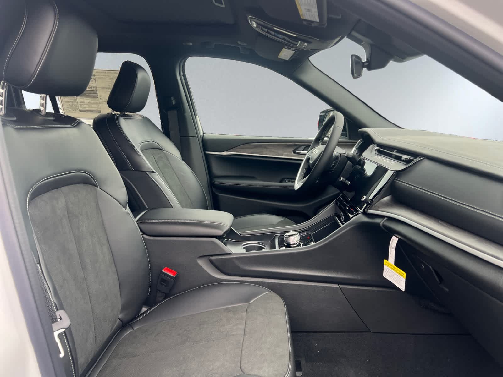 new 2026 Jeep Grand Cherokee car, priced at $48,155