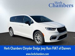 New 2026 Chrysler Pacifica SELECT AWD Passenger Van Danvers