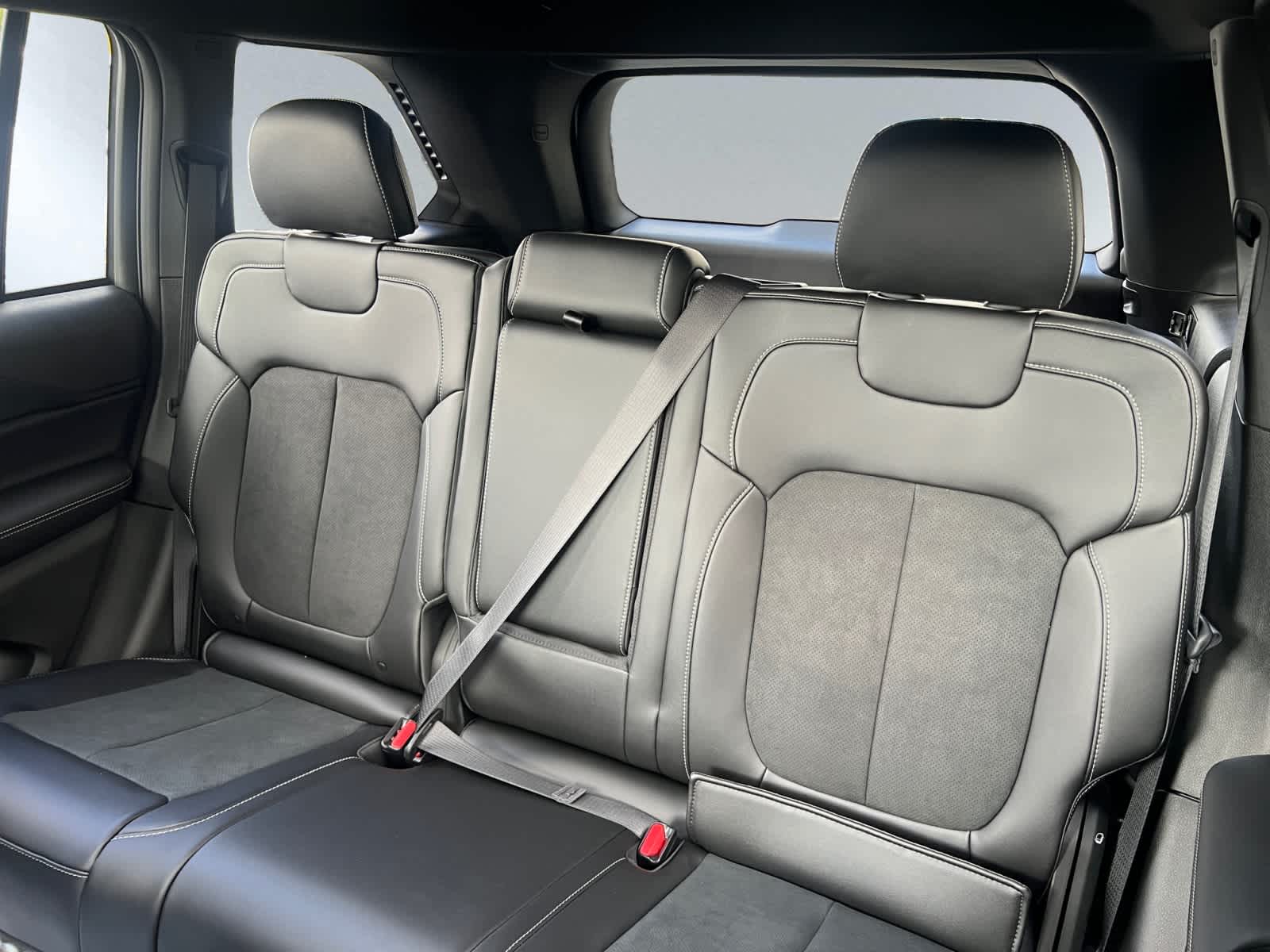 new 2025 Jeep Grand Cherokee car, priced at $44,775