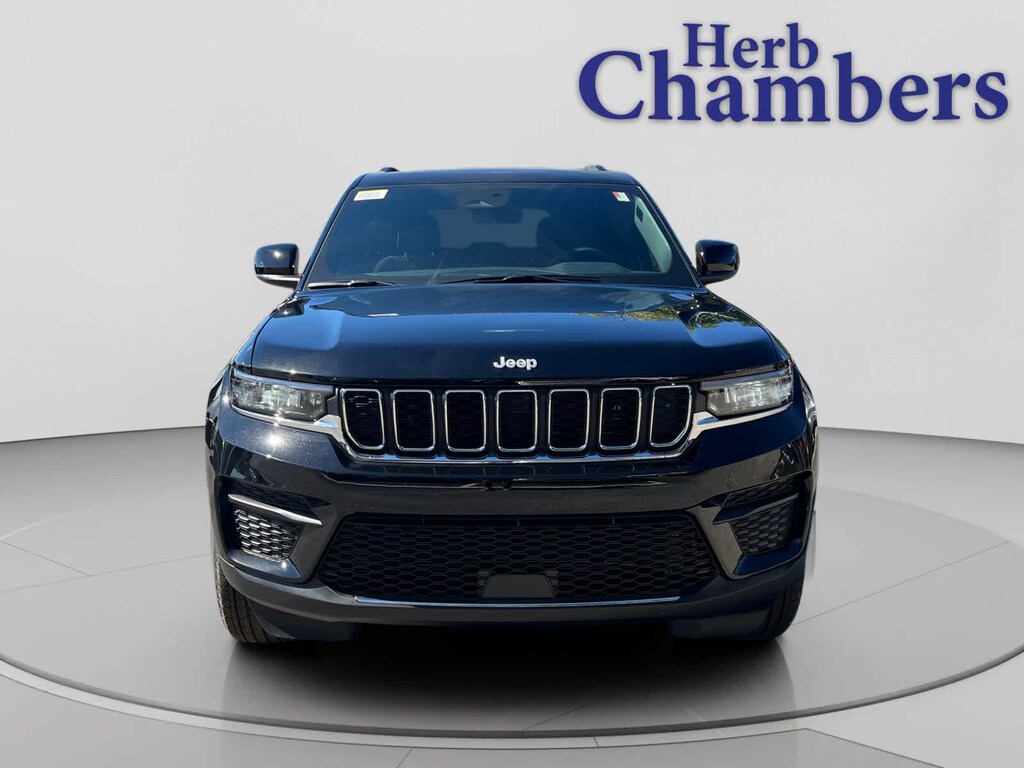 New 2025 Jeep Grand Cherokee LAREDO X 4X4 Sport Utility