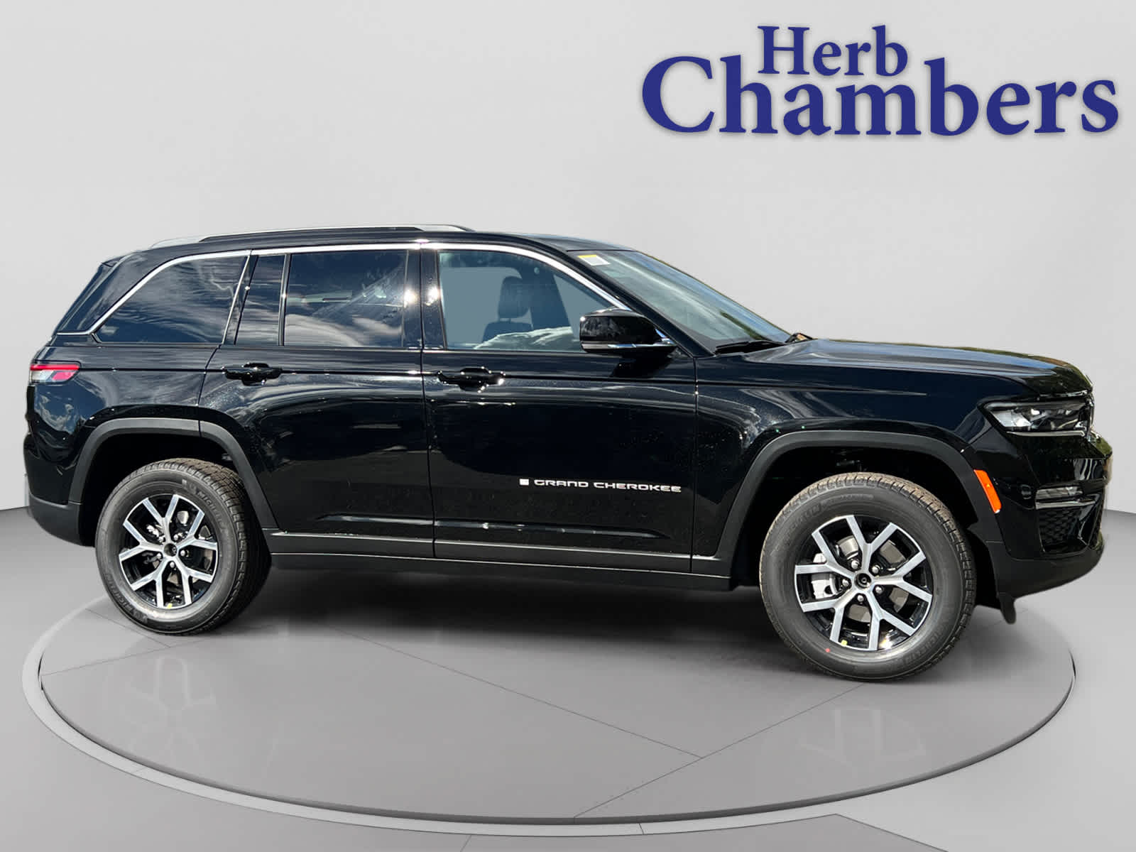 new 2025 Jeep Grand Cherokee car, priced at $47,405