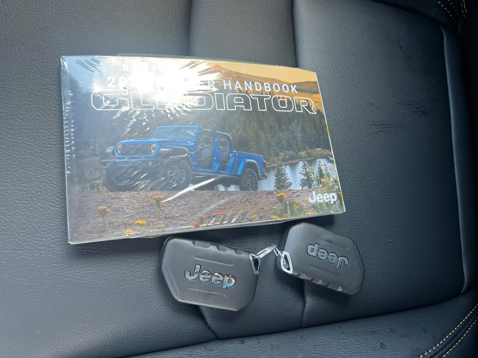 new 2025 Jeep Gladiator car, priced at $55,925