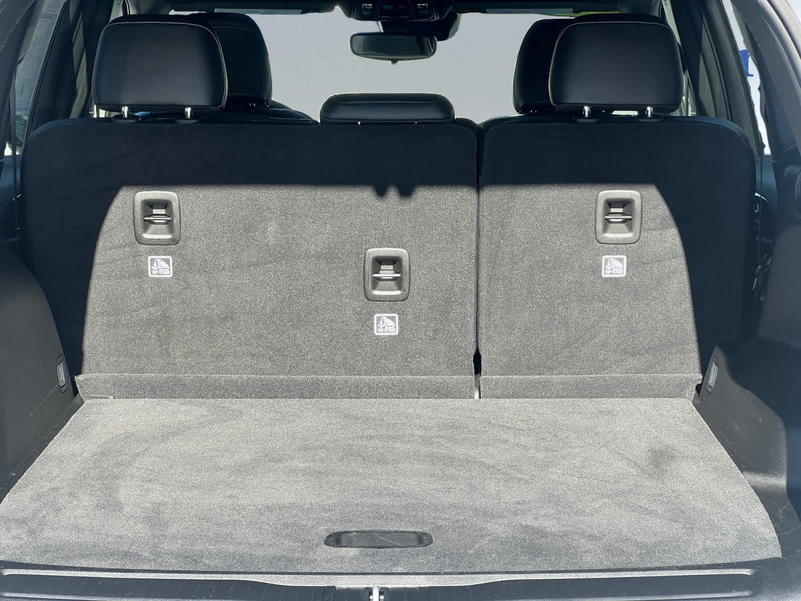 2023 Jeep Grand Cherokee Altitude photo 3