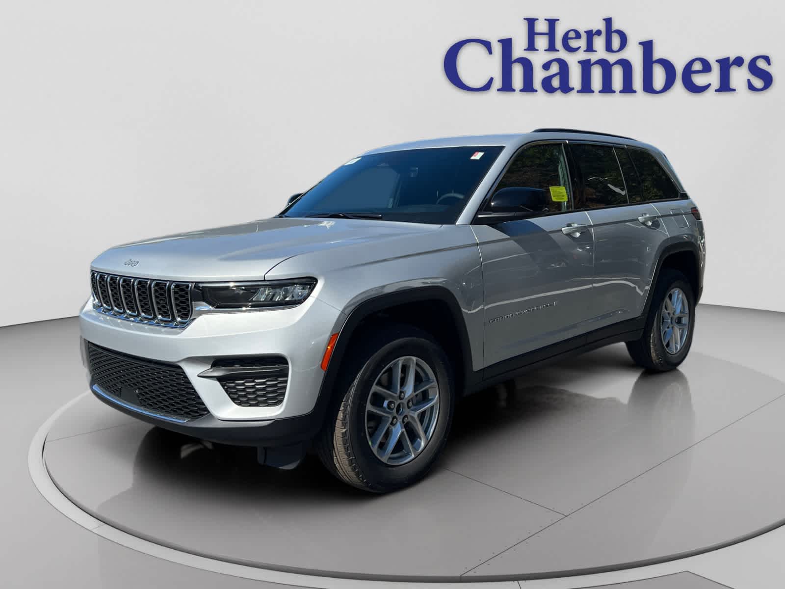 new 2025 Jeep Grand Cherokee car, priced at $38,775