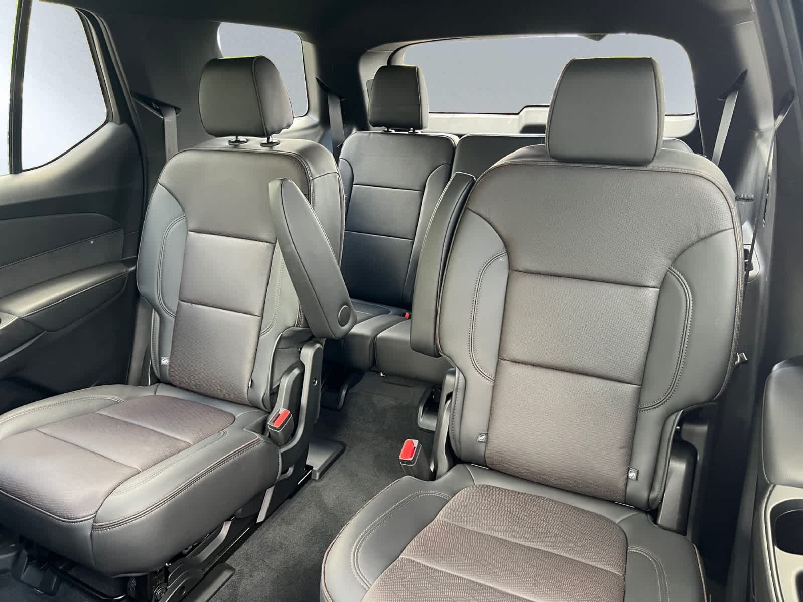 used 2023 Chevrolet Traverse car, priced at $38,497