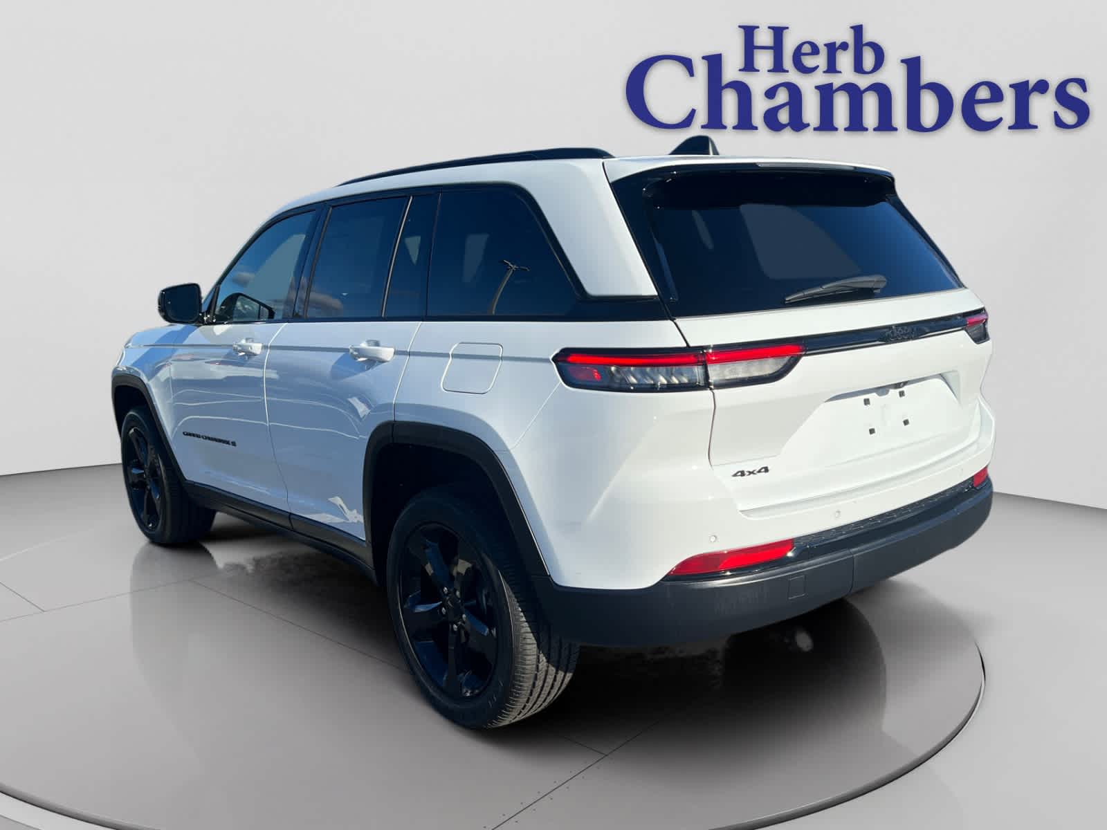 2023 Jeep Grand Cherokee Altitude photo 3