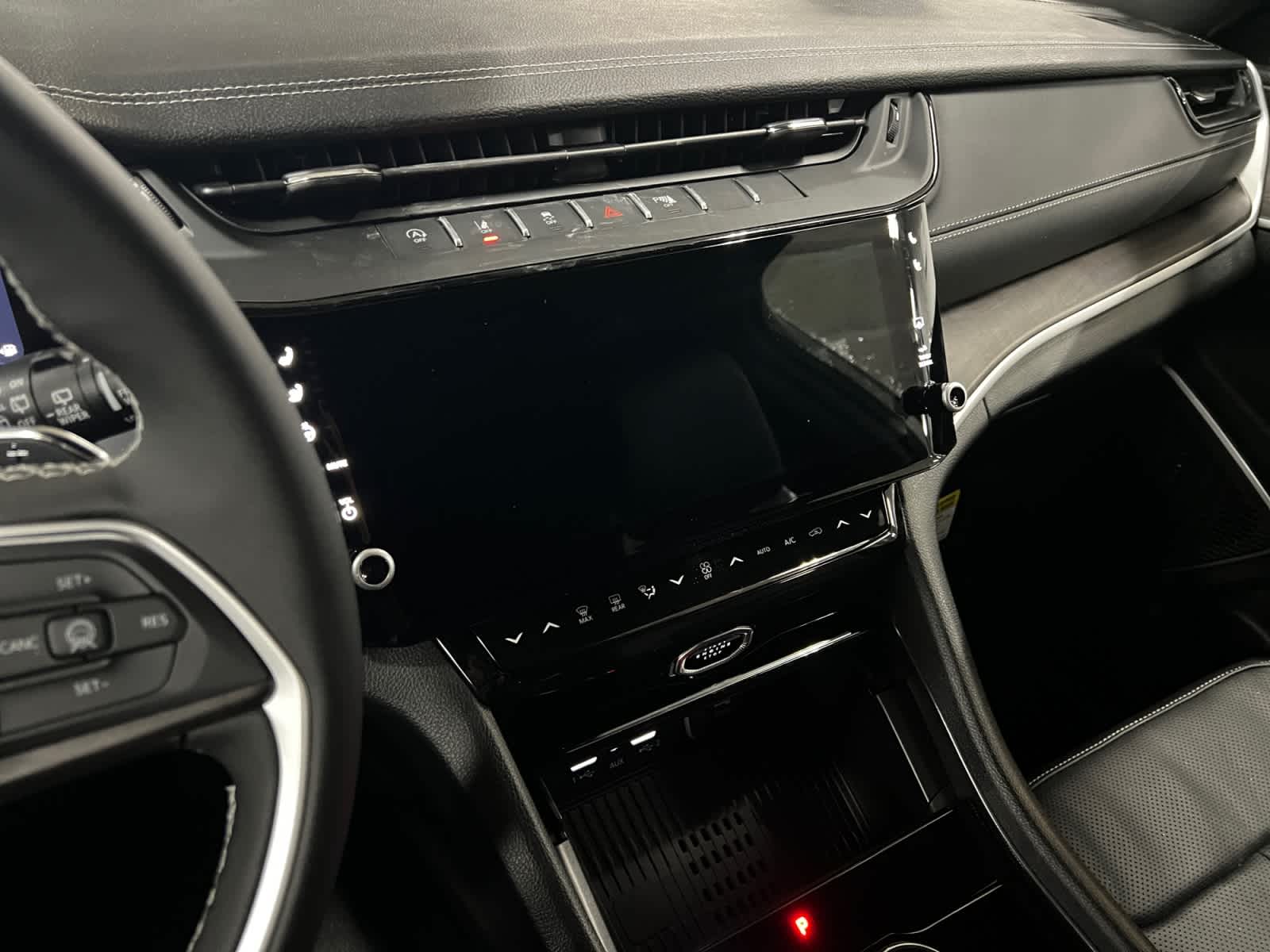 new 2026 Jeep Grand Cherokee car, priced at $52,805