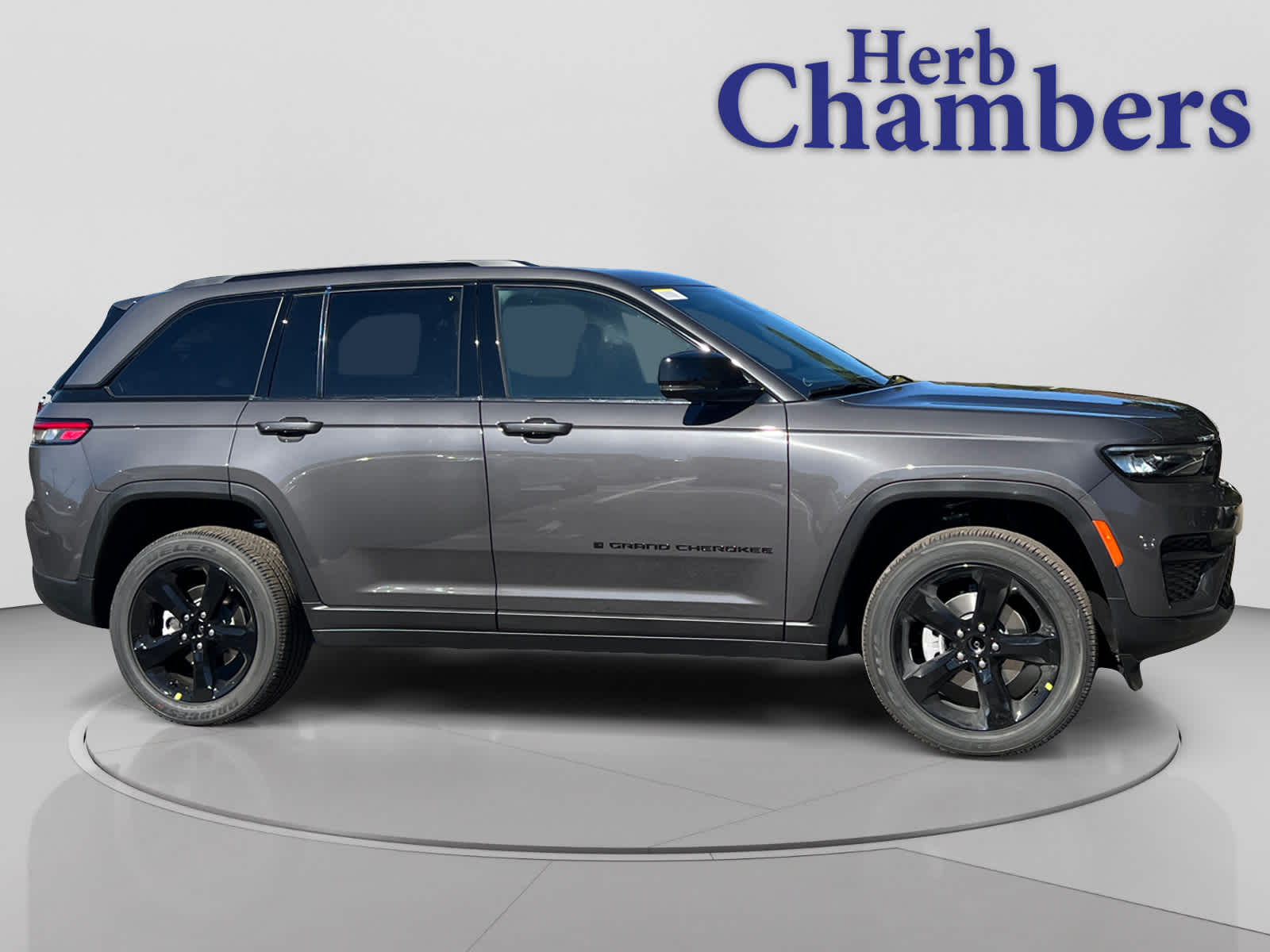 new 2025 Jeep Grand Cherokee car, priced at $45,770