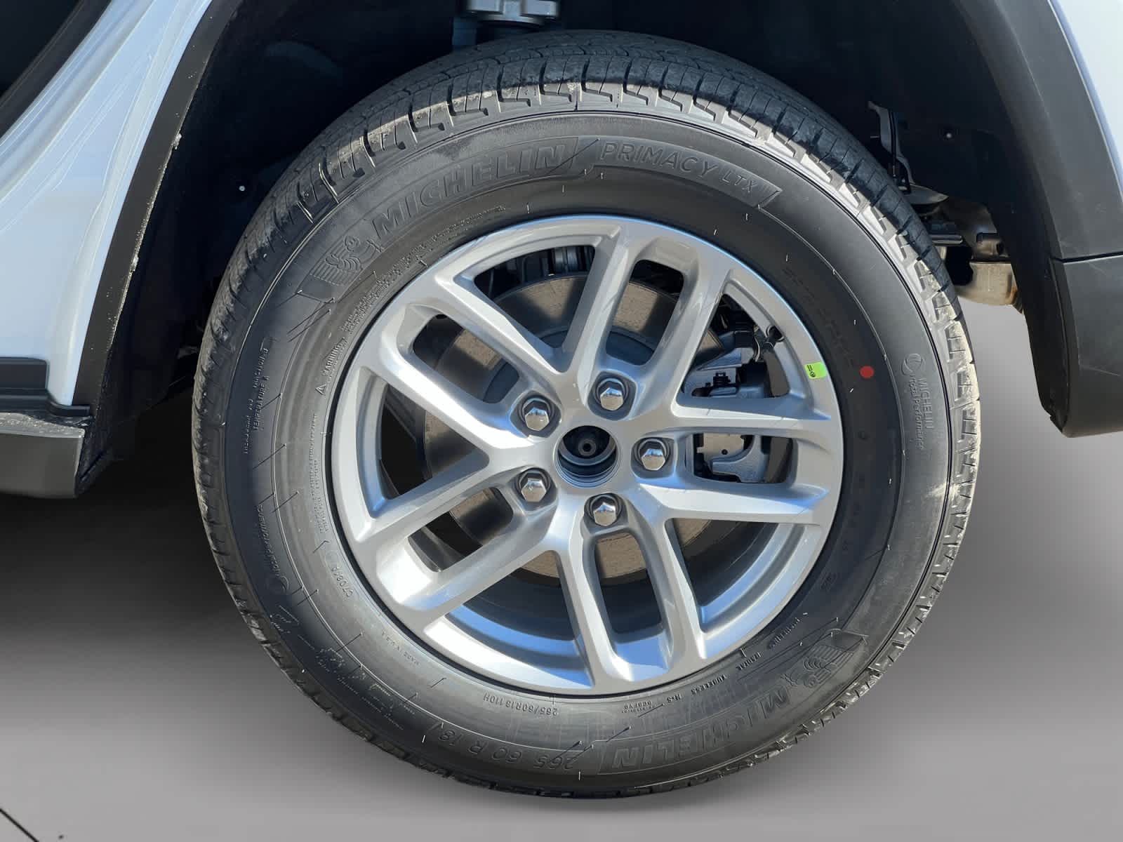 new 2025 Jeep Grand Cherokee car, priced at $38,180