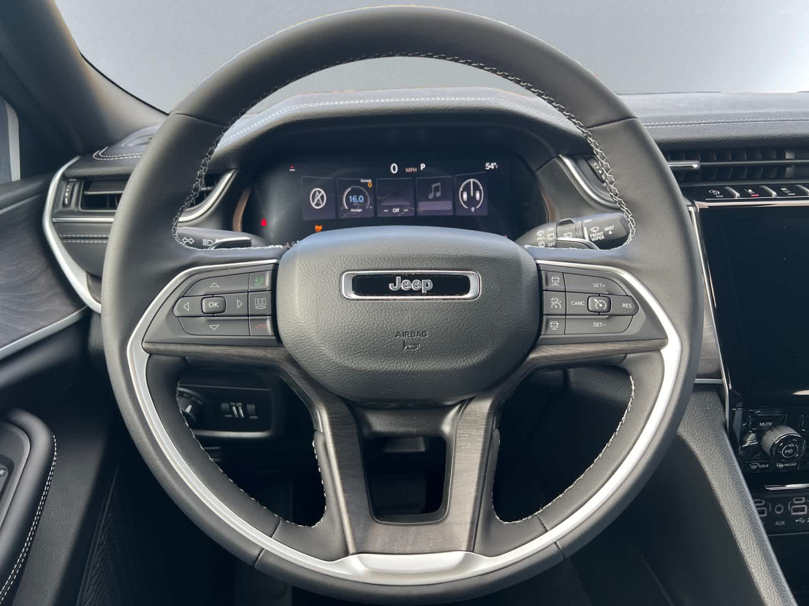 new 2025 Jeep Grand Cherokee car, priced at $47,405