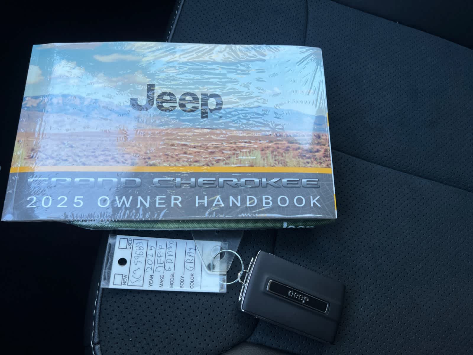 new 2025 Jeep Grand Cherokee car, priced at $45,770