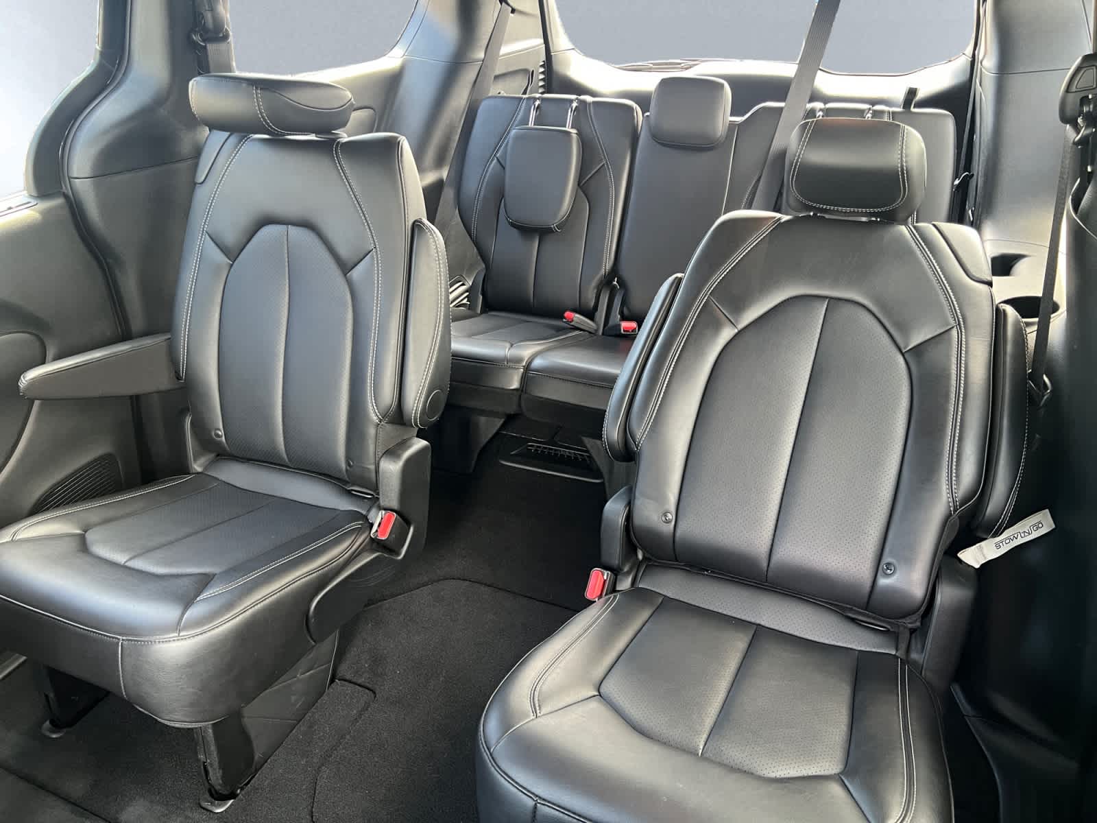 used 2025 Chrysler Pacifica car, priced at $34,197