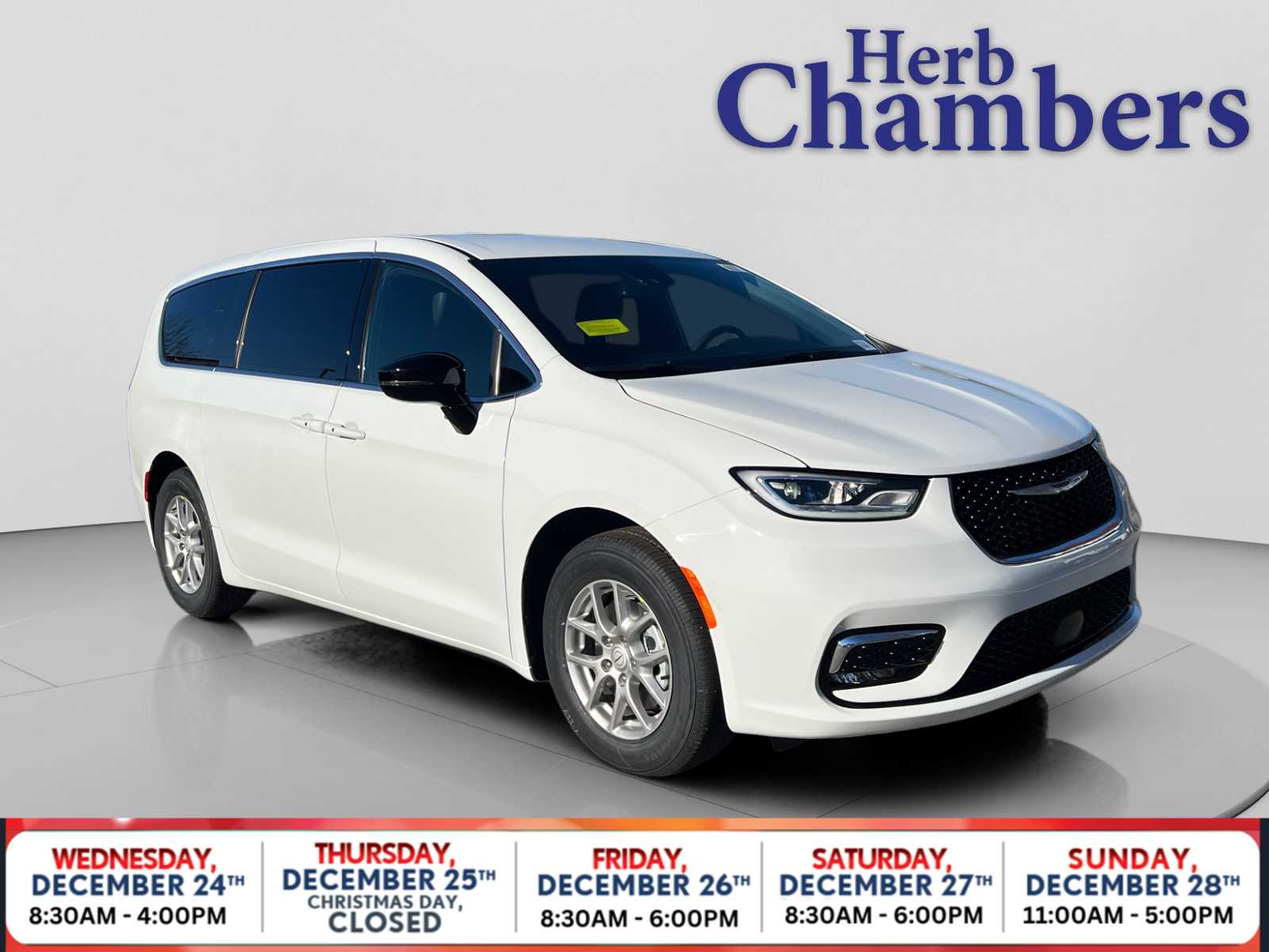 2026 Chrysler Pacifica Select's photo