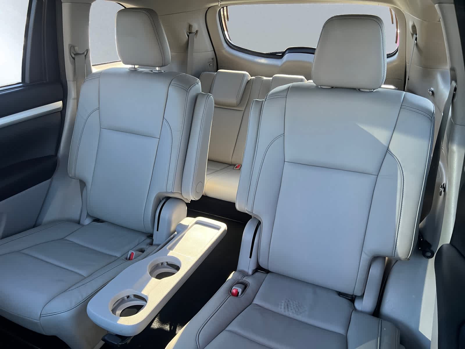 used 2018 Toyota Highlander car, priced at $23,197