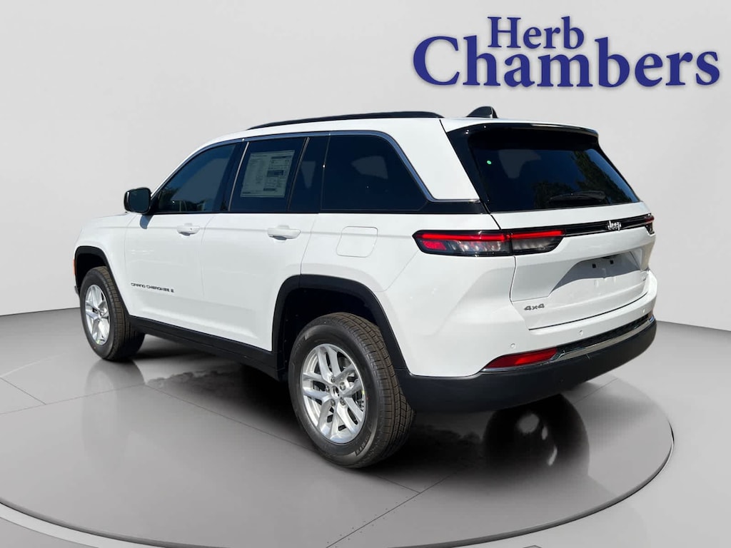 New 2025 Jeep Grand Cherokee LAREDO X 4X4 Sport Utility