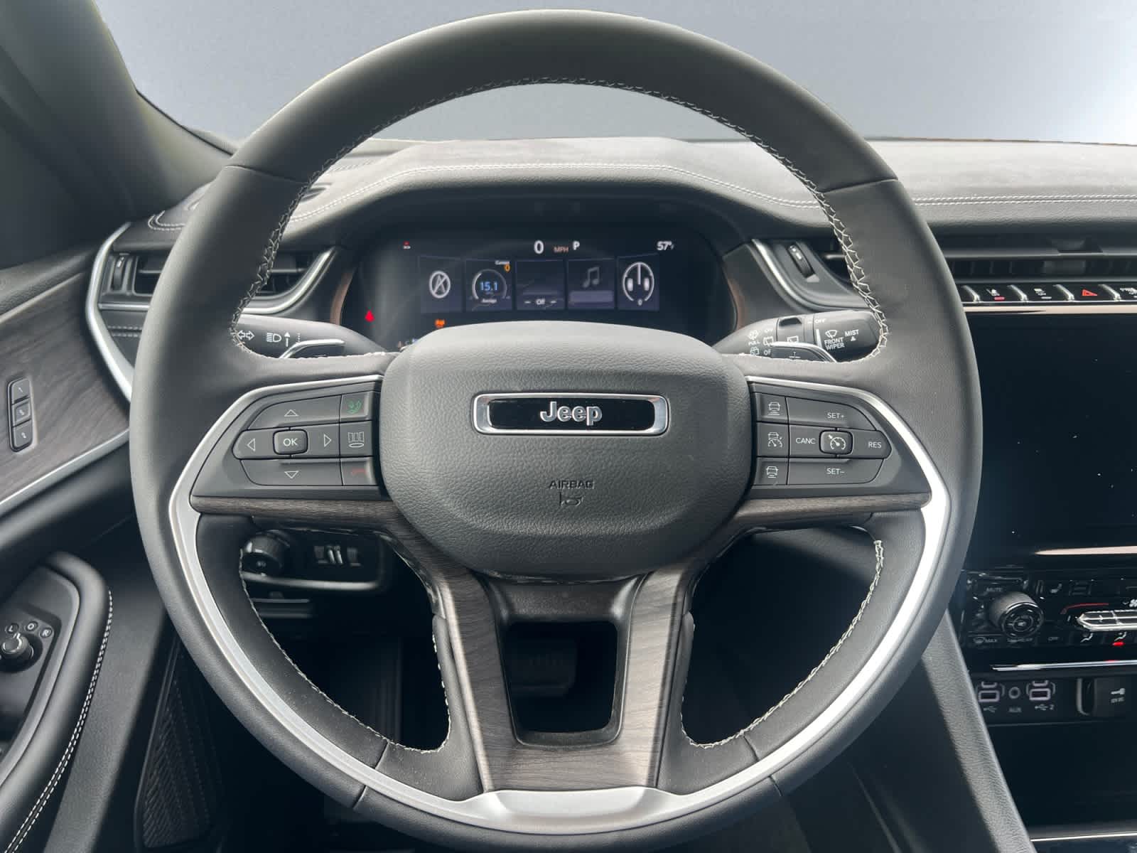 new 2025 Jeep Grand Cherokee car, priced at $48,405